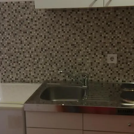 Apartment 6850b